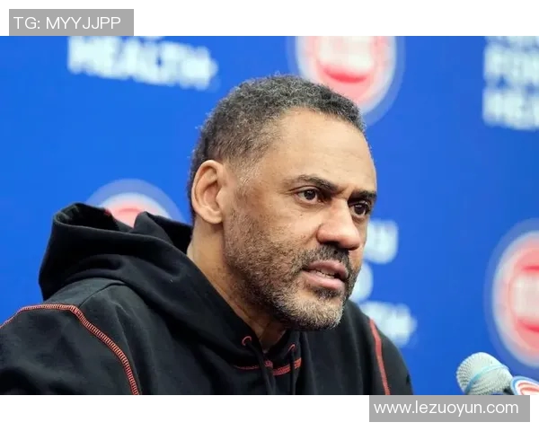 足球场上的传奇人物是谁让我们通过谜语来揭开他们的神秘面纱